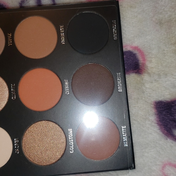 Kylie Jenner Palette - Picture 3 of 6